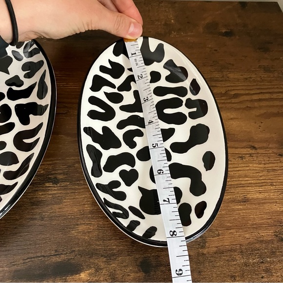 American Atelier animal print oval plates - Picture 3 of 4